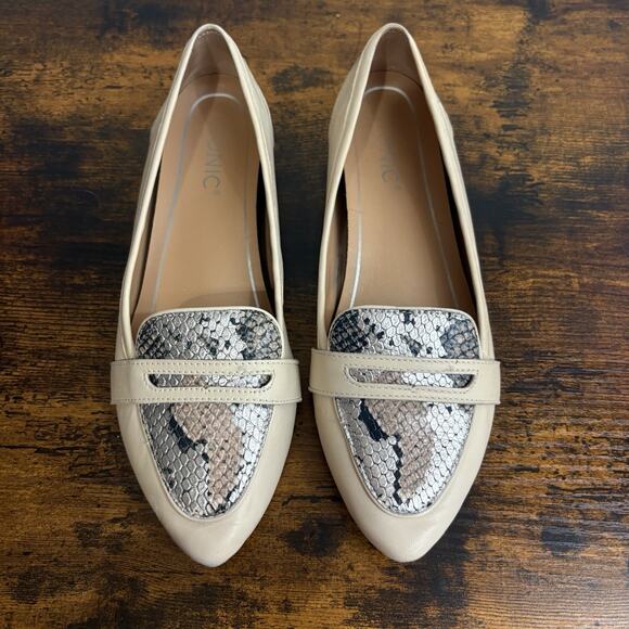 Vionic Savannah Boa Leather Loafer Womens Sz 7‎ Cream Reptile Metallic Comfort - Picture 1 of 12